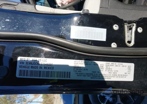 2025 Jeep Compass Limited 4X4 z USA, uszkodzony, nr VIN 3C4NJDCNXST548207